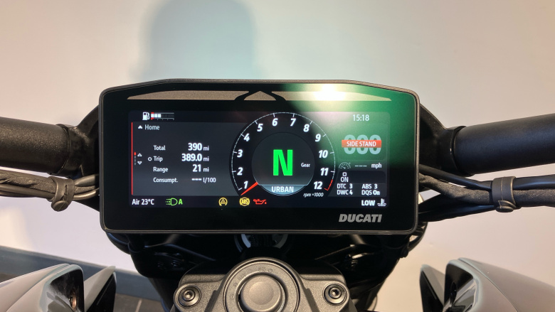 Ducati X Diavel V4 Burning Red (25MY)